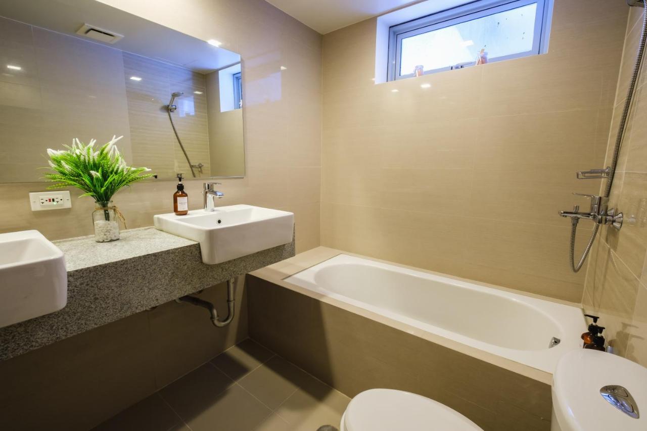Spacious 2Br Apartment In Bgc With Workspace & Washer Manila Exterior photo