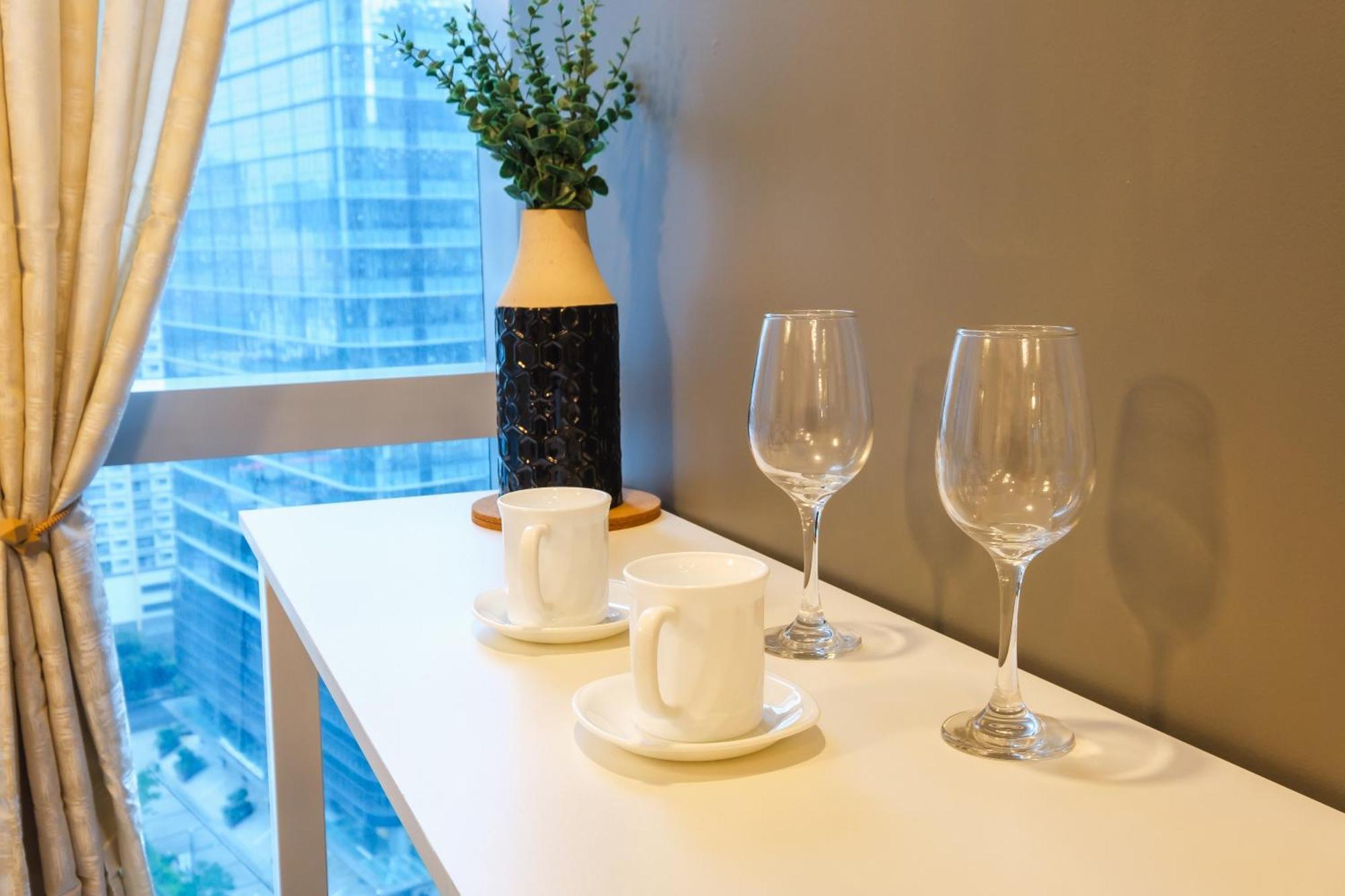 Spacious 2Br Apartment In Bgc With Workspace & Washer Manila Exterior photo