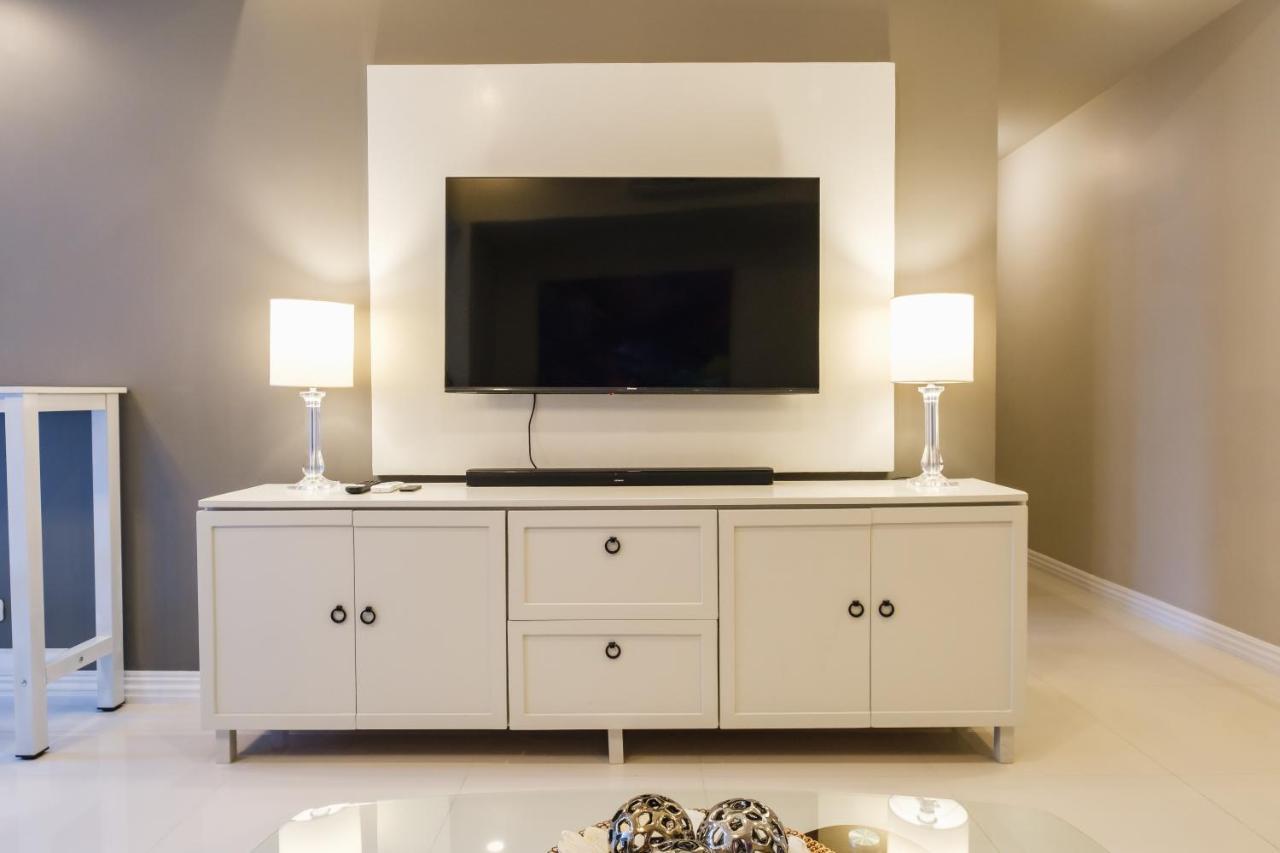 Spacious 2Br Apartment In Bgc With Workspace & Washer Manila Exterior photo